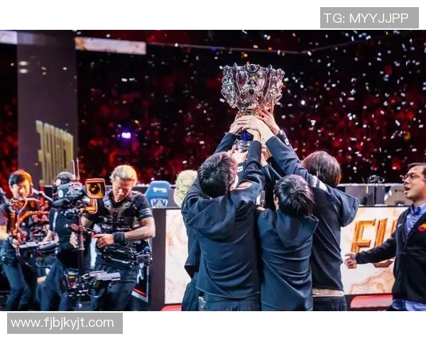 DOTA2力量排行榜揭晓FPX强势夺冠引发热议 DOTA2力量排行榜揭晓FPX强势夺冠引发热议